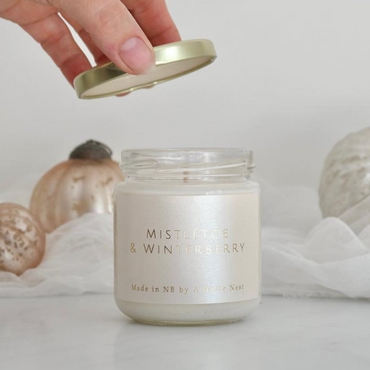 CANDLE - Mistletoe & Winterberry